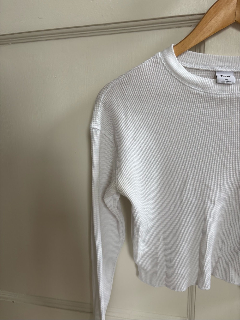 TNA White Waffle Long Sleeve Crew Top - Picture 3 of 3